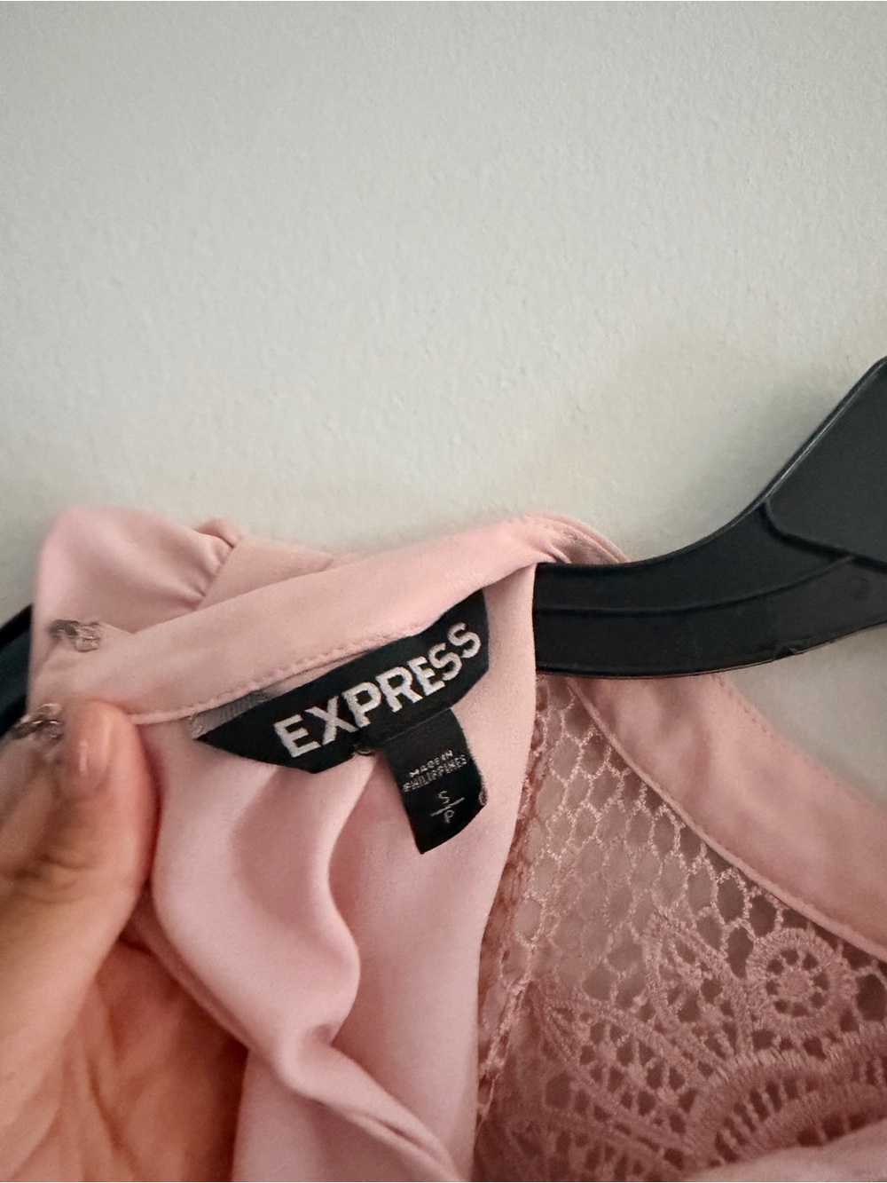 Express Sleeveless Pink Women's Top - Picture 3 of 3